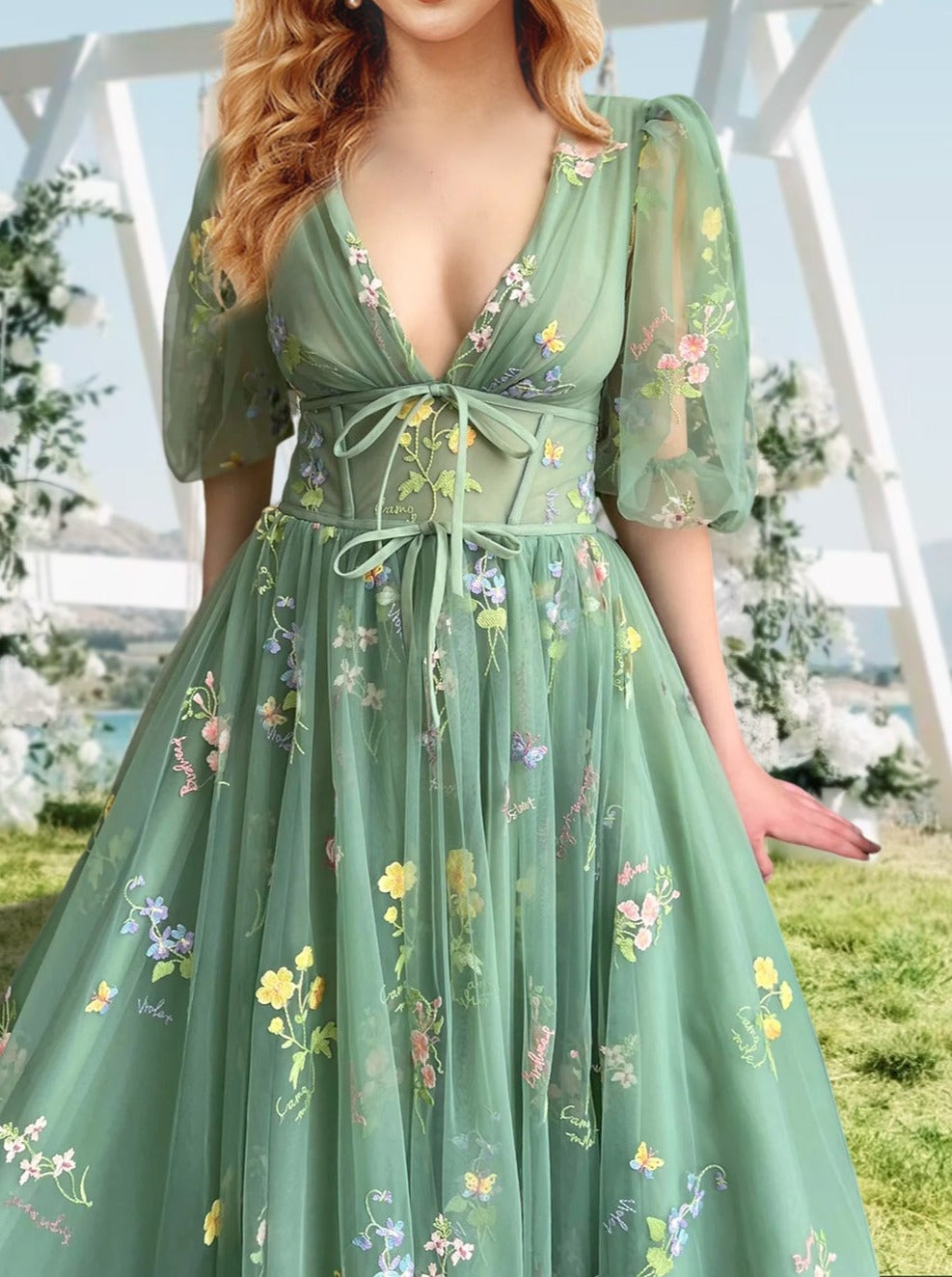 Robe de Bal Longue à Fleurs, Coupe A-Line/Princesse, Col en V, Manches Courtes, Motif Floral