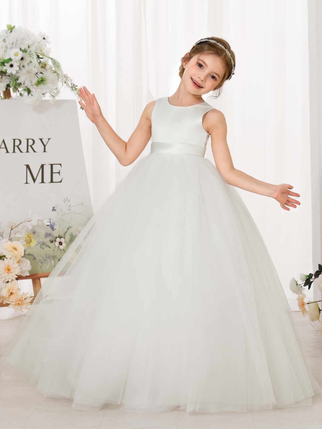 Robe de Bal en Tulle et Satin Sans Manches, Col Rond, Longueur Au Sol, Robes de Demoiselle D'Honneur