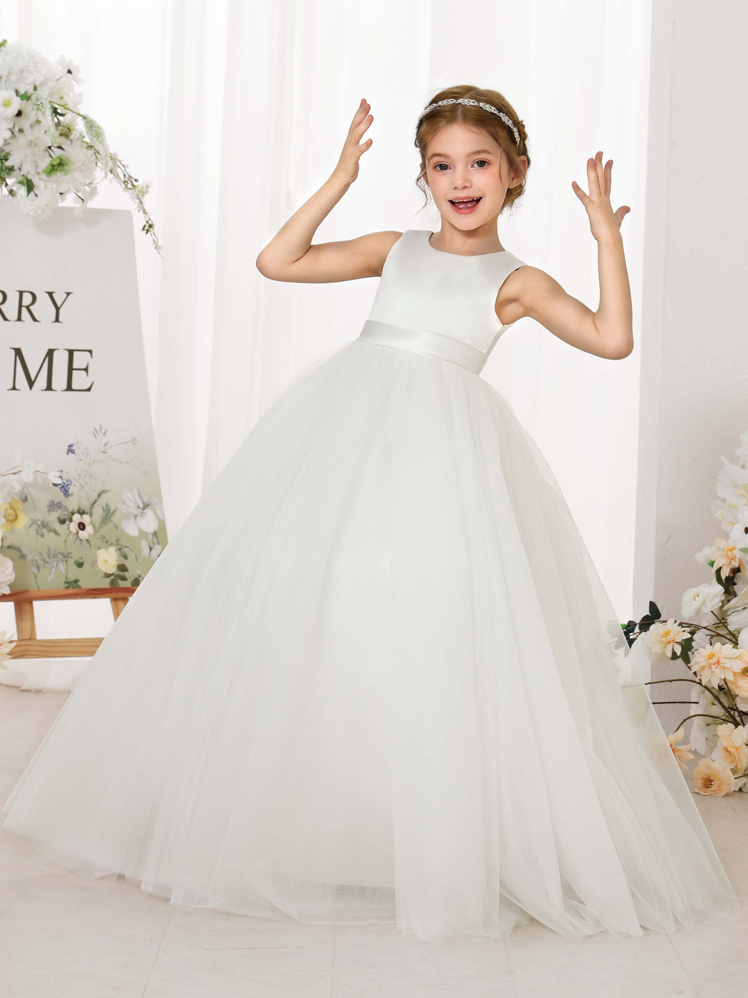 Robe de Bal en Tulle et Satin Sans Manches, Col Rond, Longueur Au Sol, Robes de Demoiselle D'Honneur