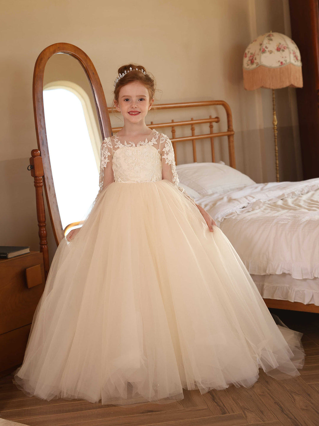 Robe de Bal en Tulle à Manches Longues et Col Rond, Longueur Au Sol, avec Dentelle
