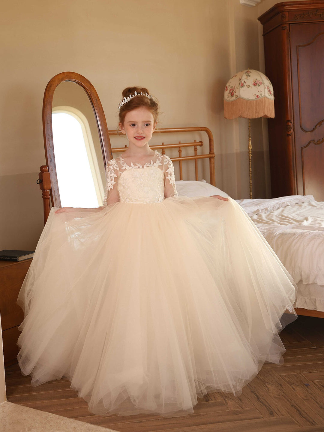 Robe de Bal en Tulle à Manches Longues et Col Rond, Longueur Au Sol, avec Dentelle