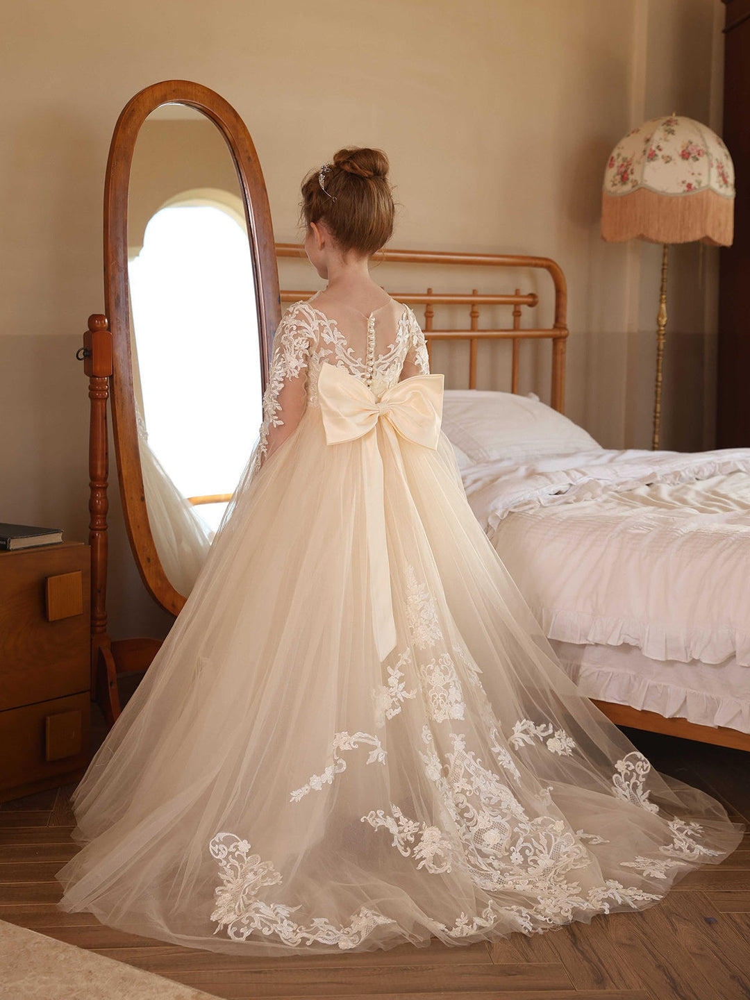 Robe de Bal en Tulle à Manches Longues et Col Rond, Longueur Au Sol, avec Dentelle