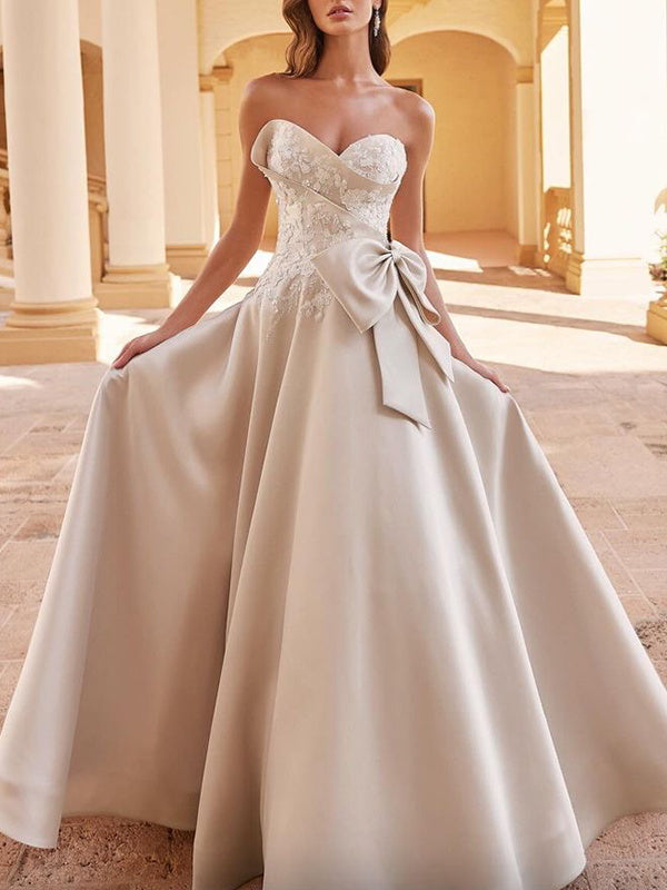 Robe de Mariée Trapèze/Princesse en Cœur, Traîne Courte, Sans Manches, avec Nœud(S)