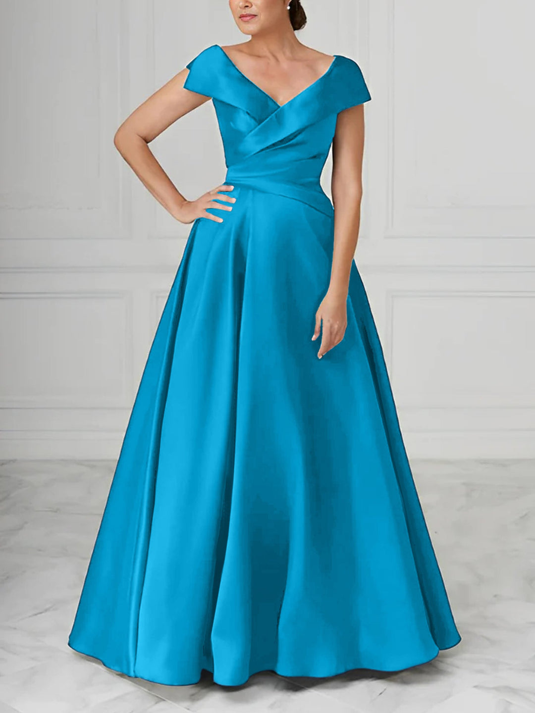 Robe de Mère de la Mariée en Satin à Col en V et Coupe Princesse avec Fronces