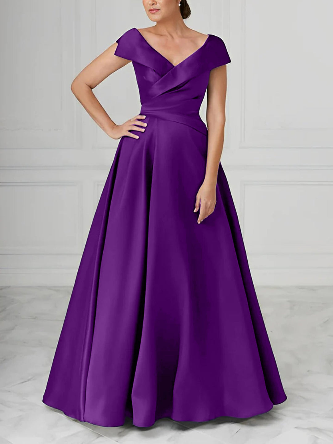 Robe de Mère de la Mariée en Satin à Col en V et Coupe Princesse avec Fronces