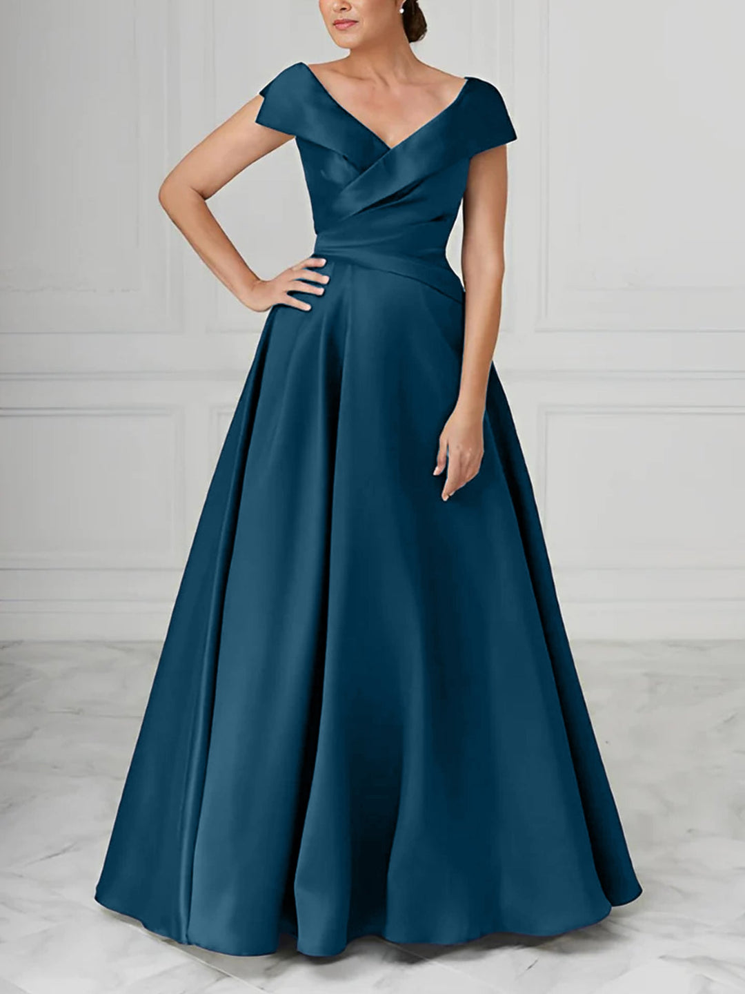 Robe de Mère de la Mariée en Satin à Col en V et Coupe Princesse avec Fronces