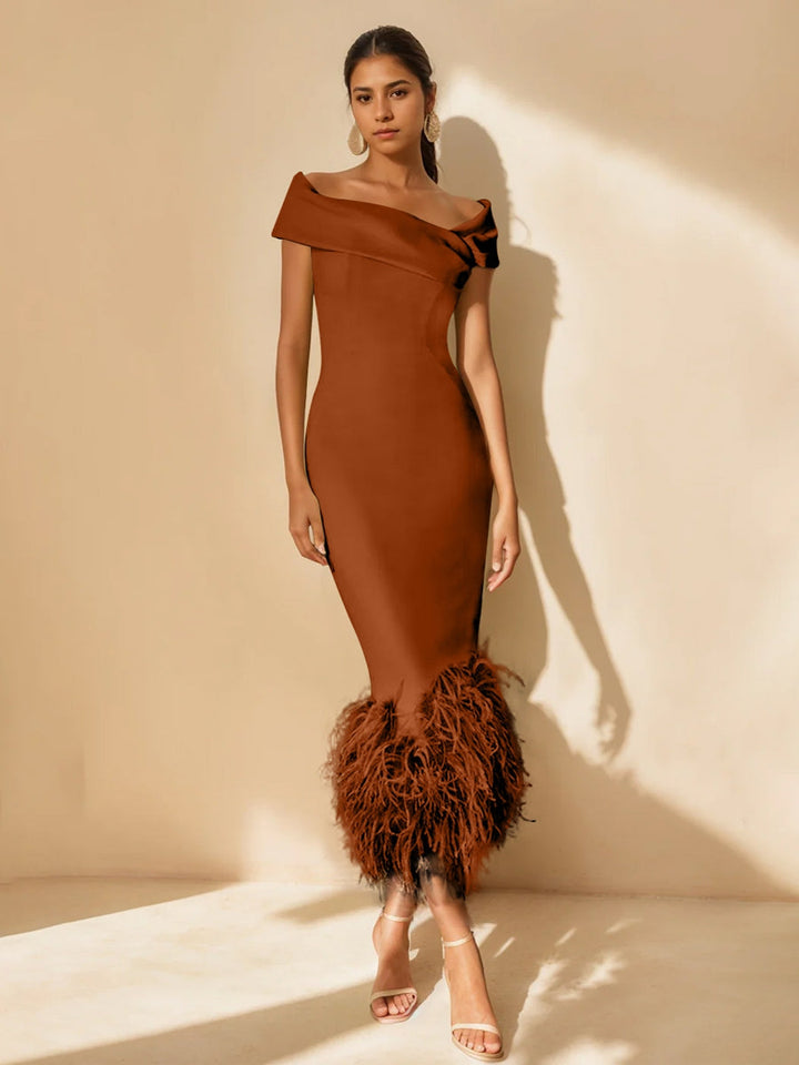 Robe De Mère De La Mariée Unique, Fourreau/Colonne, Épaules Dénudées, Manches Courtes, Longueur Thé, Avec Plumes