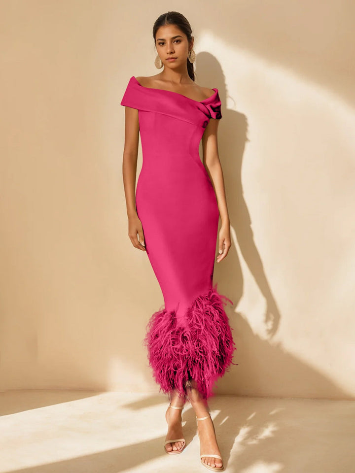 Robe De Mère De La Mariée Unique, Fourreau/Colonne, Épaules Dénudées, Manches Courtes, Longueur Thé, Avec Plumes