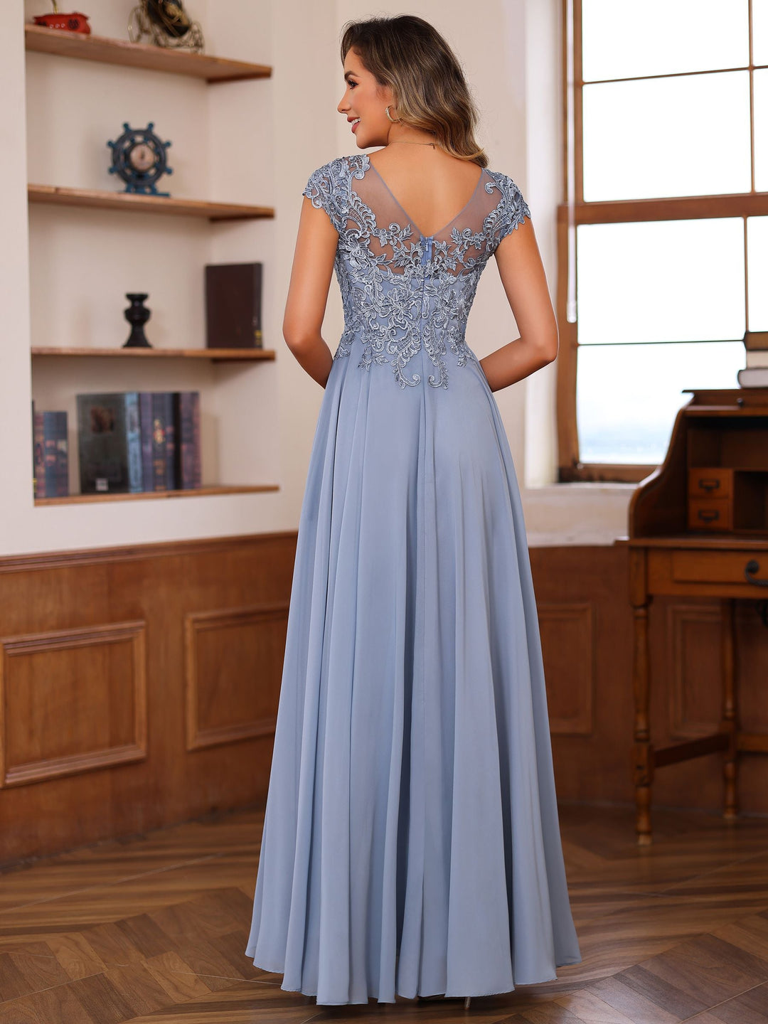 Robe de Mère de la Mariée Coupe A-Line/Princesse, Col Rond, Manches Courtes, Longueur Au Sol, avec Appliques