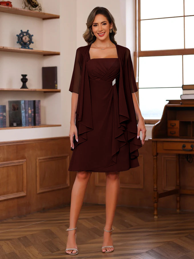 Robe de Mère de la Mariée Coupe A-Line/Princess à Encolure Carrée et Longueur Genou avec Volants et Veste