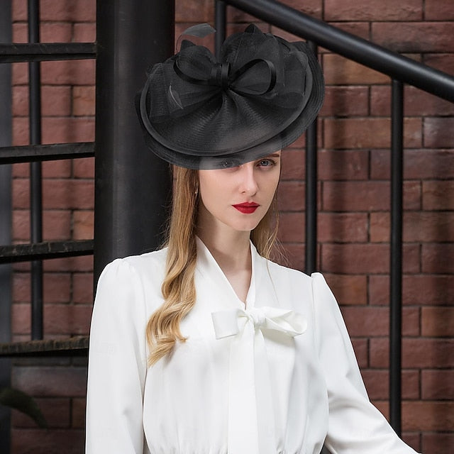 Fascinators Tulle Net Wedding Tea Party Élégant avec Plume Bowknot Coiffe