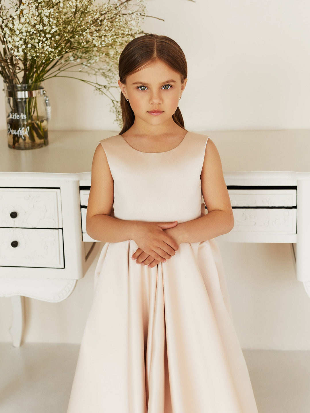 Robe de Demoiselle D'Honneur en Satin Sans Manches à Col Rond et Coupe Princesse avec Dos Ouvert et Nœud
