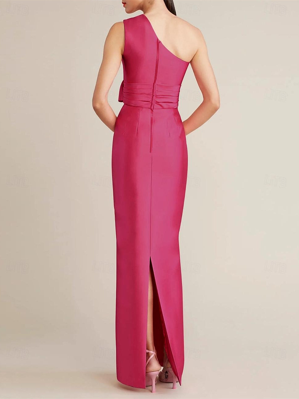 Robe D'Invitée de Mariage Fourreau/Colonne Longueur Au Sol Sans Manches Une Épaule en Satin avec Nœud(S) Poche