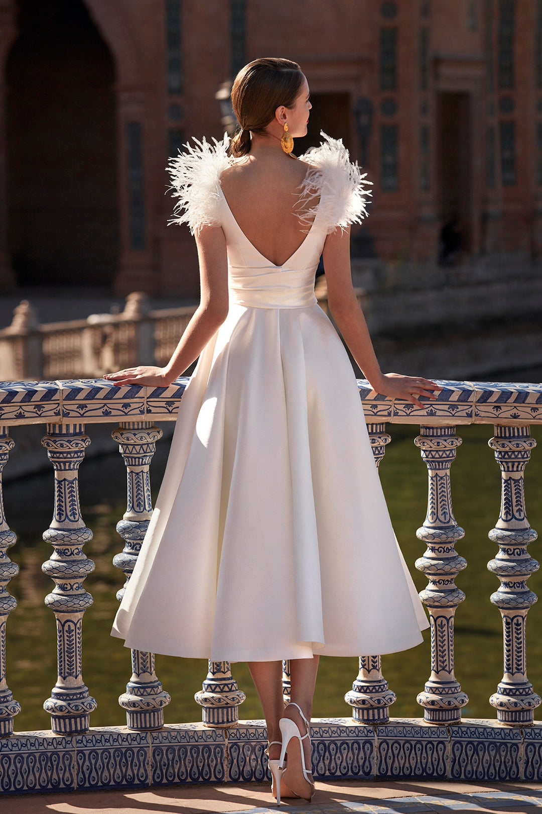 Robe de Mariée Élégante en Plumes, Coupe A-Line/Princesse, Col en V, Longueur Thé