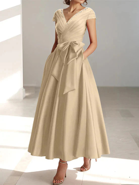 Robe de Mère de la Mariée Coupe A-Line/Princess, Col en V, Manches Courtes, Longueur Cheville, avec Poches et Volants