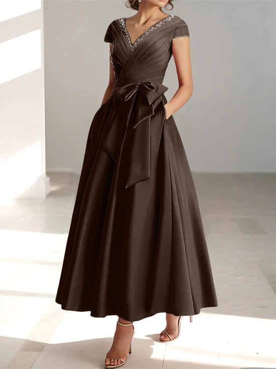 Robe de Mère de la Mariée Coupe A-Line/Princess, Col en V, Manches Courtes, Longueur Cheville, avec Poches et Volants