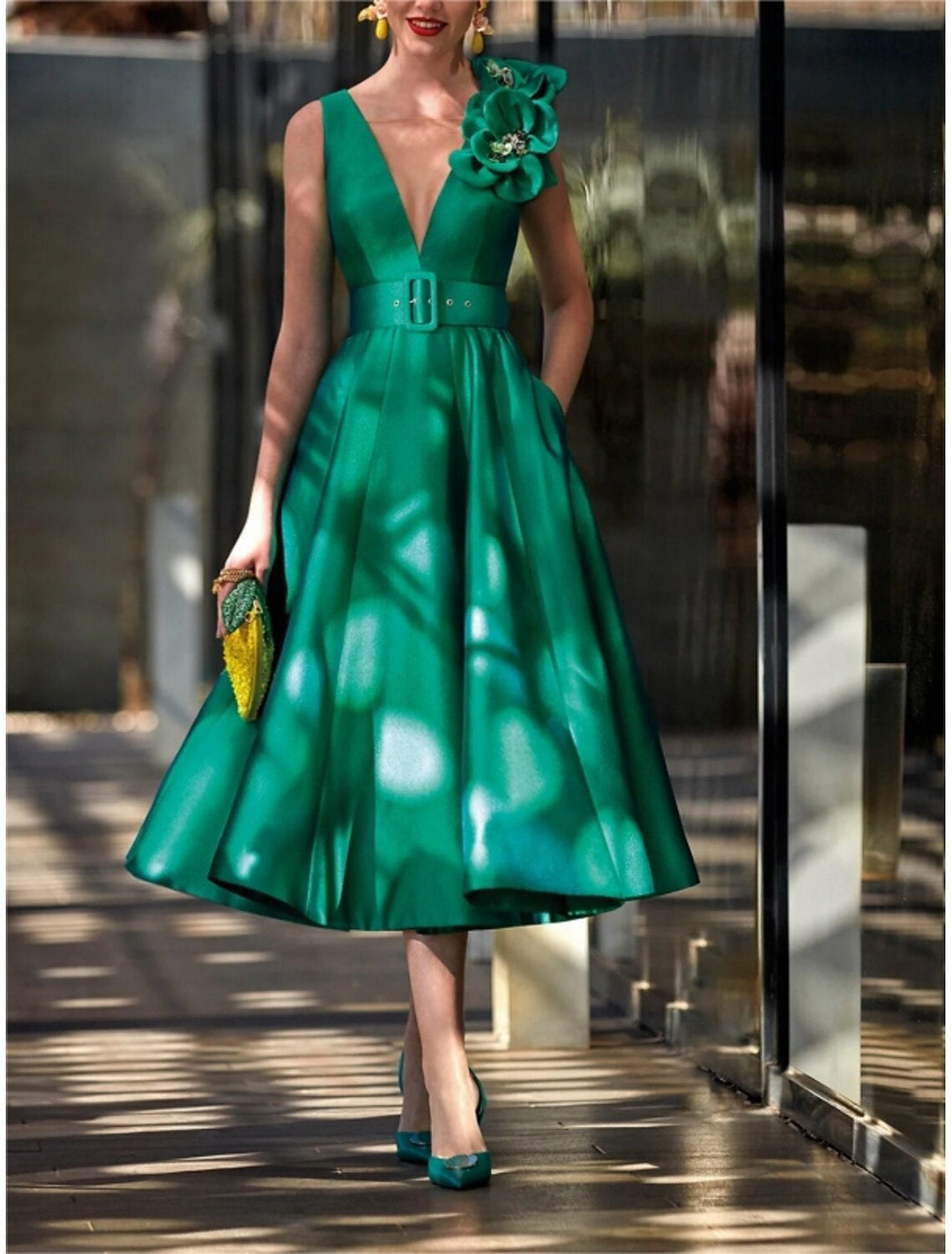 Robe de Mère de la Mariée Coupe A-Line/Princess, Col en V, Sans Manches, Longueur Thé, avec Ceinture
