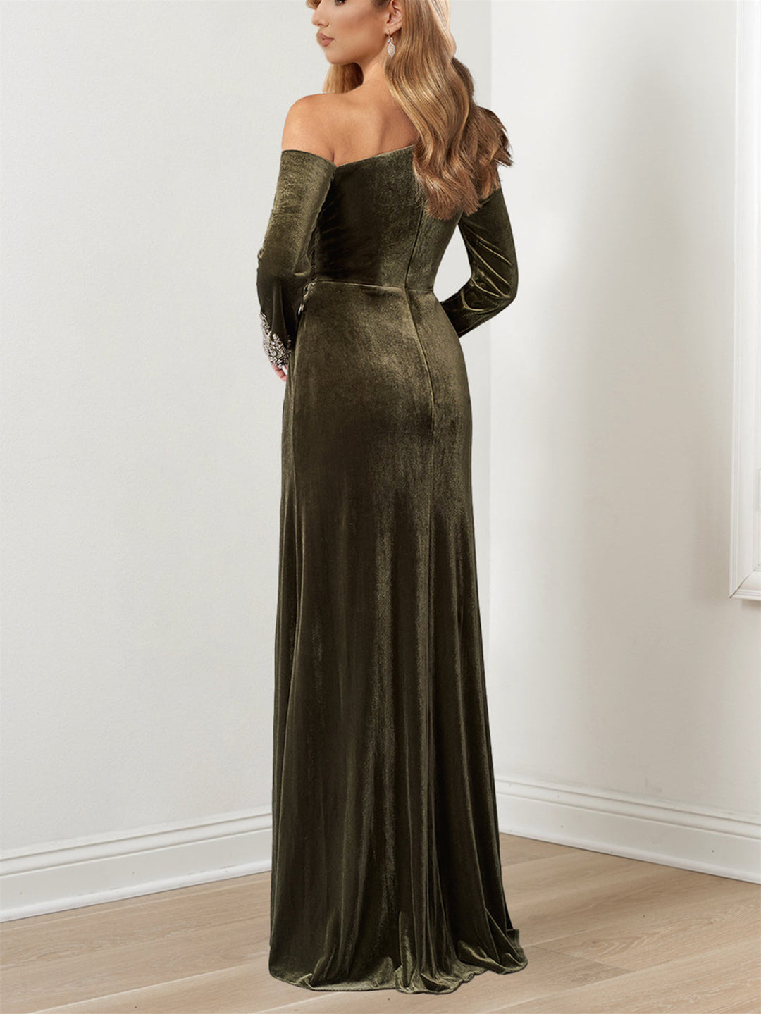 Robe de Mère de la Mariée Coupe A-Line/Princesse à Encolure Asymétrique et Longueur Au Sol avec Poignets Perlés