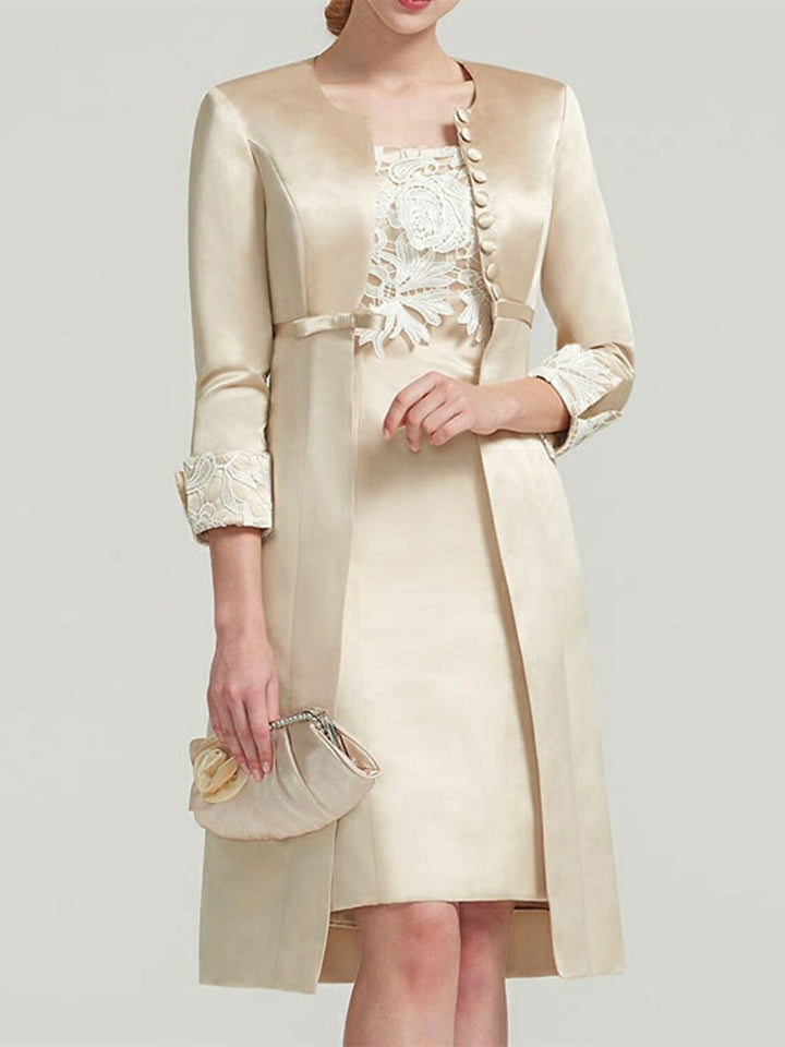 Robe de Mère de la Mariée en Satin à Manches Courtes et Col Carré, Longueur Genou, avec Appliques Plissées