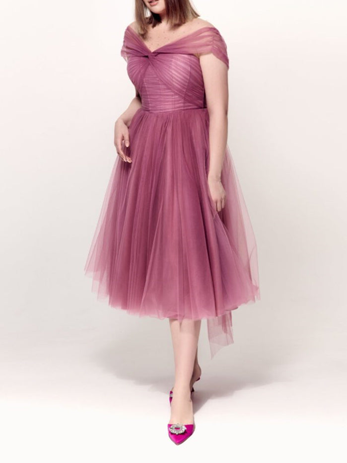 Robe de Cocktail Grande Taille, Coupe A-Line/Princesse, Épaules Dénudées, Manches Courtes, Longueur Genou