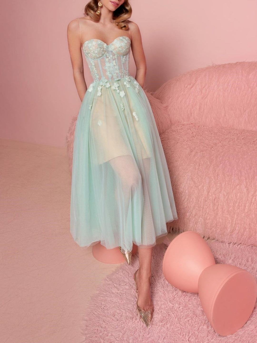 Robe de Cocktail Trapèze/Princesse Sans Manches, Longueur Thé, Sans Bretelles, avec Appliques