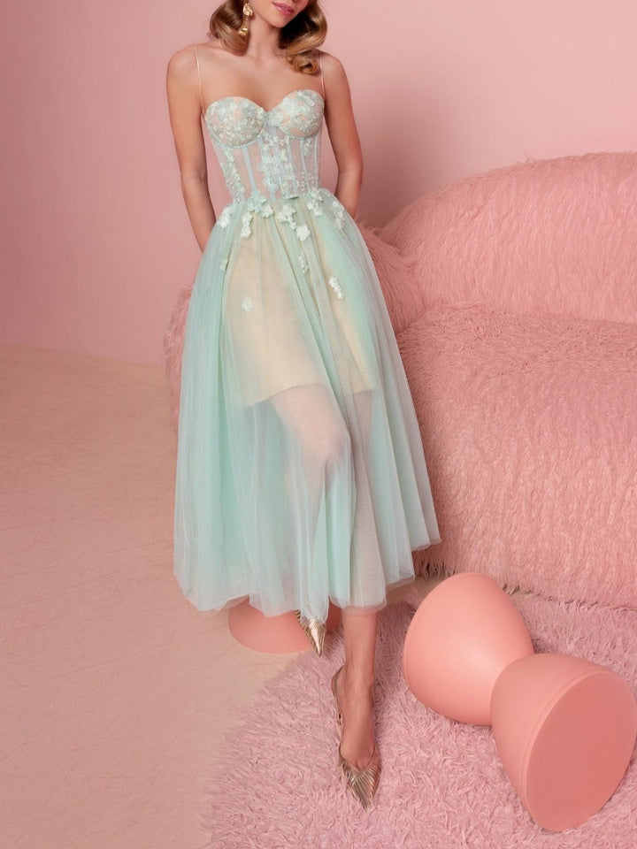 Robe de Cocktail Trapèze/Princesse Sans Manches, Longueur Thé, Sans Bretelles, avec Appliques