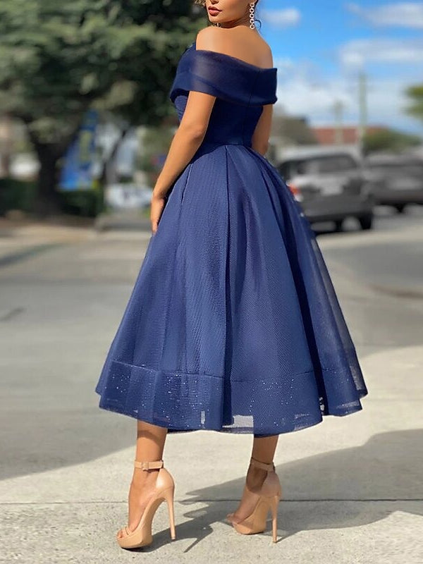 Robes de Cocktail A-Line/Princess à Épaules Dénudées et Longueur Thé