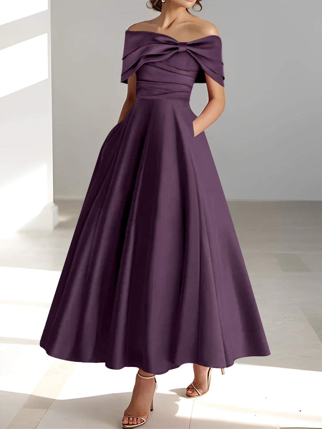 Robe De Mère De La Mariée Coupe A-Line/Princesse, Longueur Cheville, Sans Manches, Épaules Dénudées, Avec Volants Et Nœuds