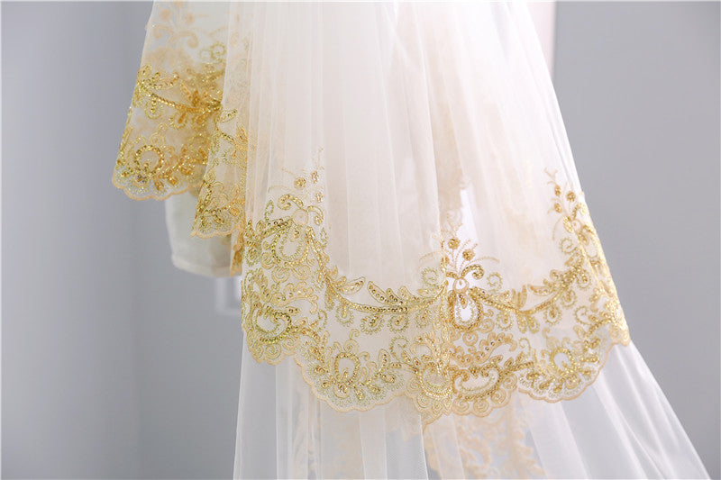 Voile de Mariée Luxueux à Deux Niveaux avec Dentelle Dorée