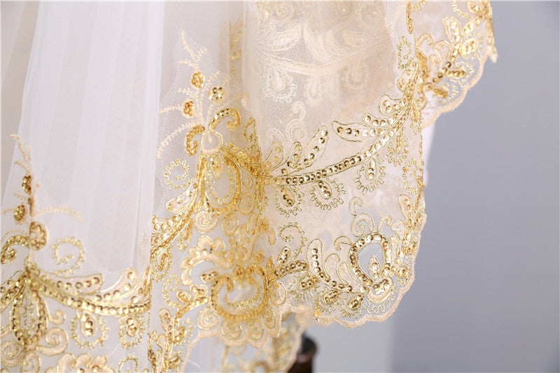 Voile de Mariée Luxueux à Deux Niveaux avec Dentelle Dorée