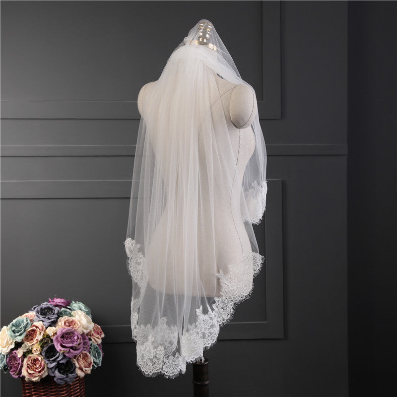 Voile de Mariée Élégant à Deux Niveaux avec Appliques