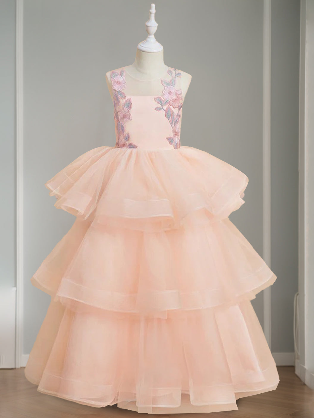 Robe de Bal à Encolure Dégagée Sans Manches, Longueur Au Sol, avec Dentelle et Appliques