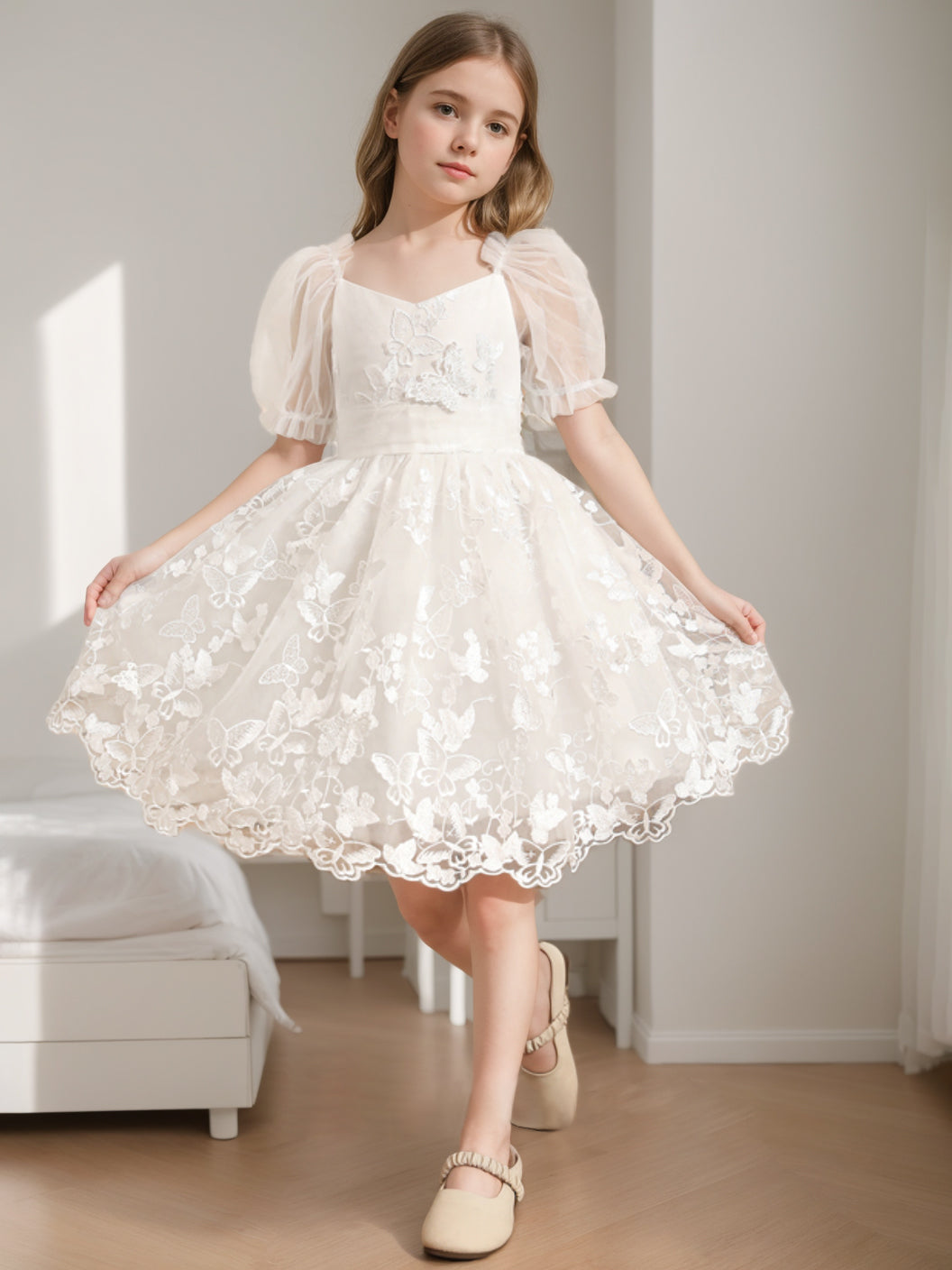 Robe de Demoiselle D'Honneur A-Line/Princess à Col en V et Manches Courtes Jusqu'Aux Genoux avec Dentelle