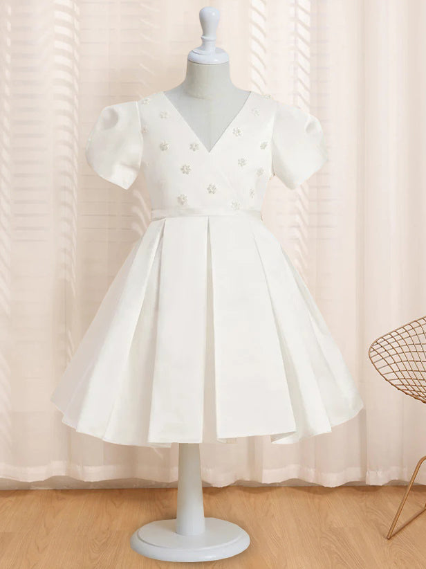 Robe de Demoiselle D'Honneur Coupe A-Line/Princesse, Col en V, Manches Courtes, Longueur Genou, avec Appliques