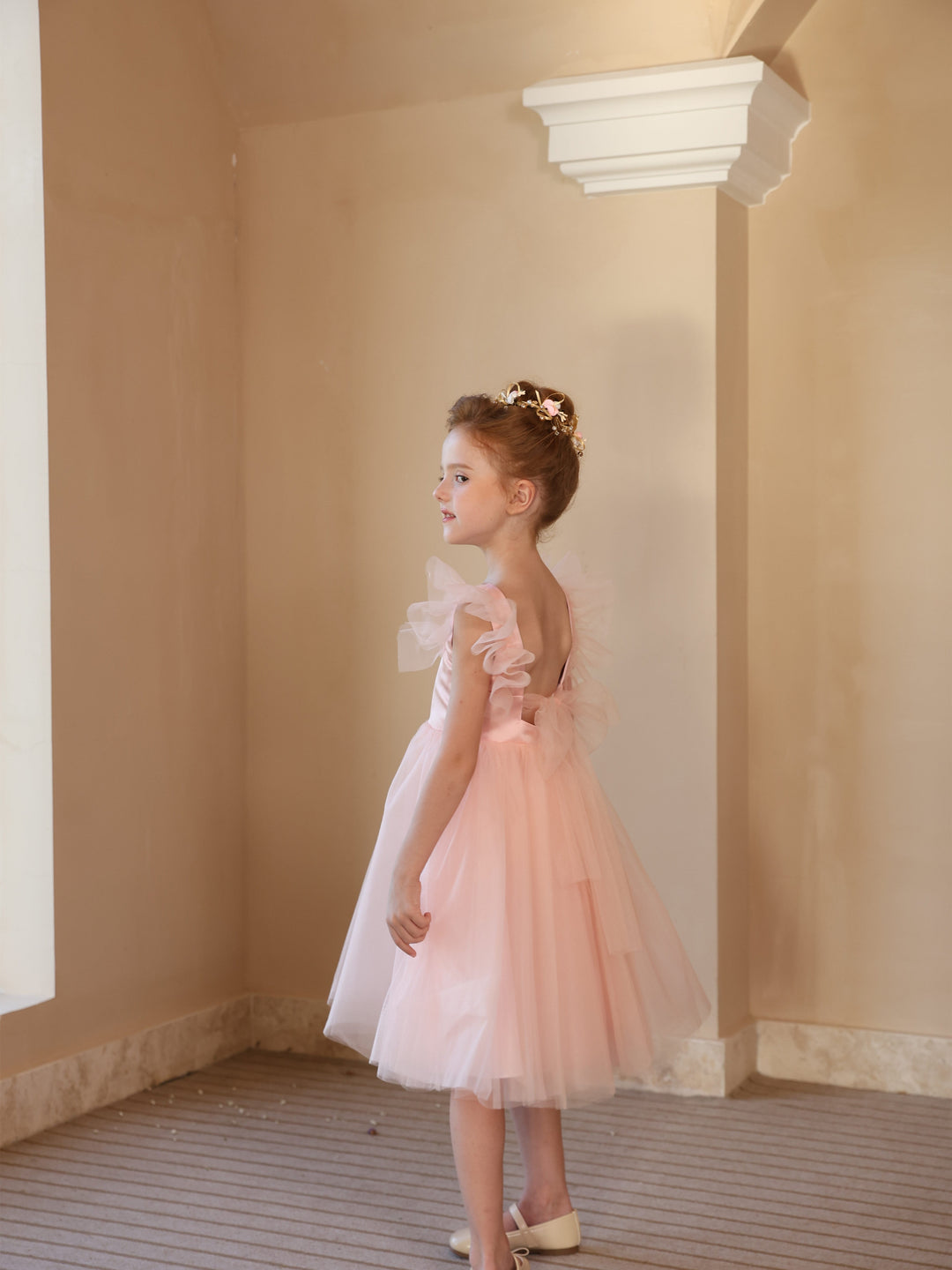 Robe de Bal en Satin Tulle à Encolure Carrée Sans Manches, Longueur Thé, Robes de Demoiselle D'Honneur Blanches Froncées