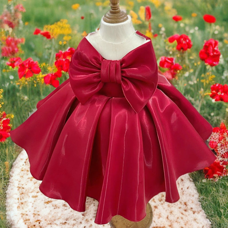 Robe de Bal à Encolure Dégagée Sans Manches, Longueur Genou, avec Nœud