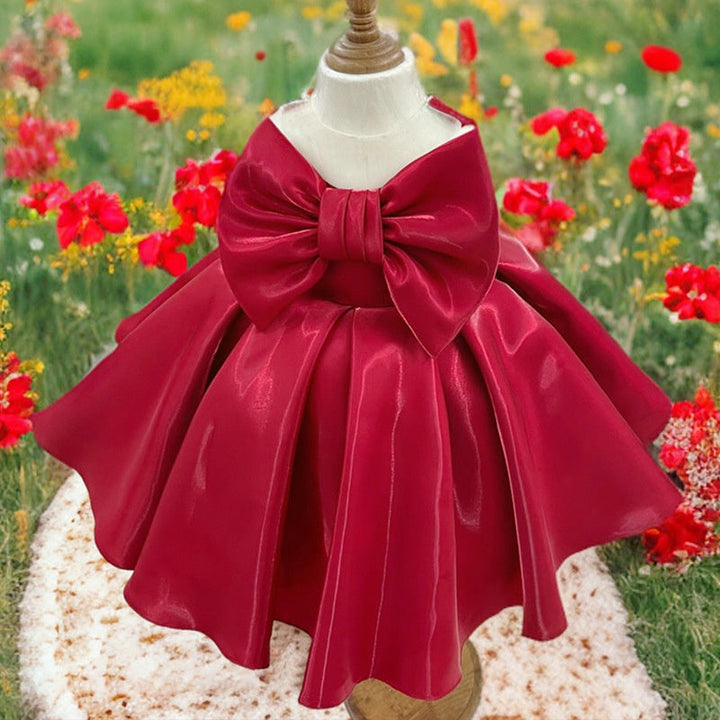 Robe de Bal à Encolure Dégagée Sans Manches, Longueur Genou, avec Nœud