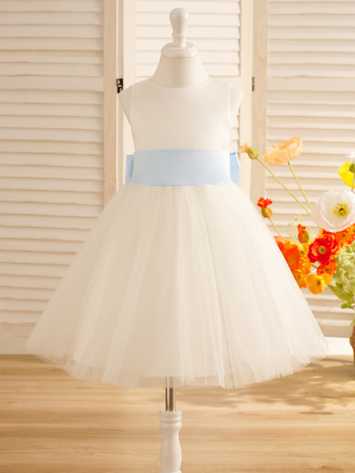 Robe de Demoiselle D'Honneur en Tulle Satiné Coupe A Longueur Genou