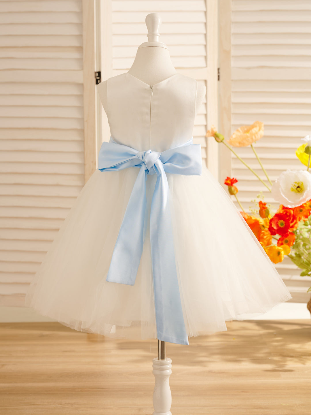Robe de Demoiselle D'Honneur en Tulle Satiné Coupe A Longueur Genou