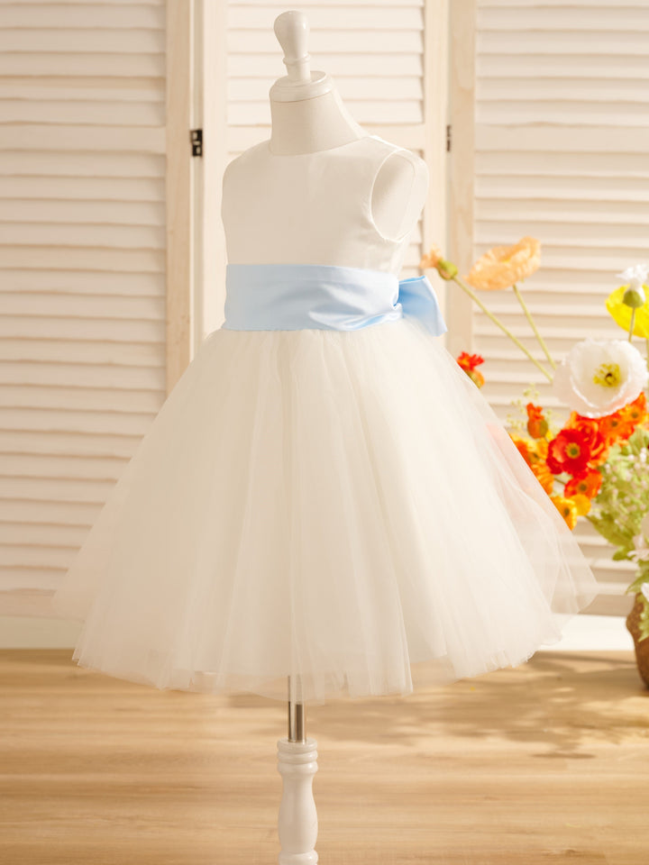 Robe de Demoiselle D'Honneur en Tulle Satiné Coupe A Longueur Genou