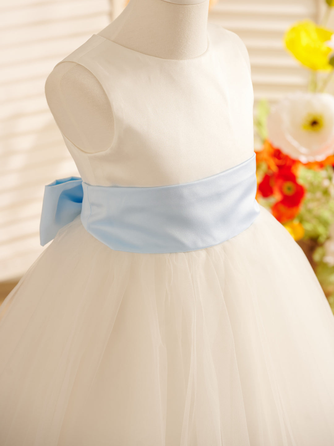 Robe de Demoiselle D'Honneur en Tulle Satiné Coupe A Longueur Genou