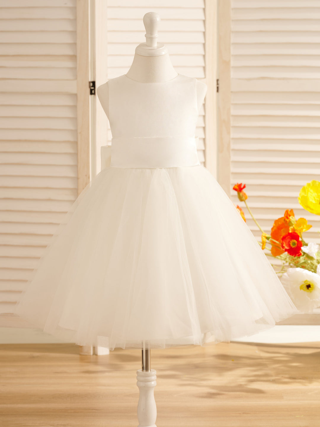 Robe de Demoiselle D'Honneur en Tulle Satiné Coupe A Longueur Genou