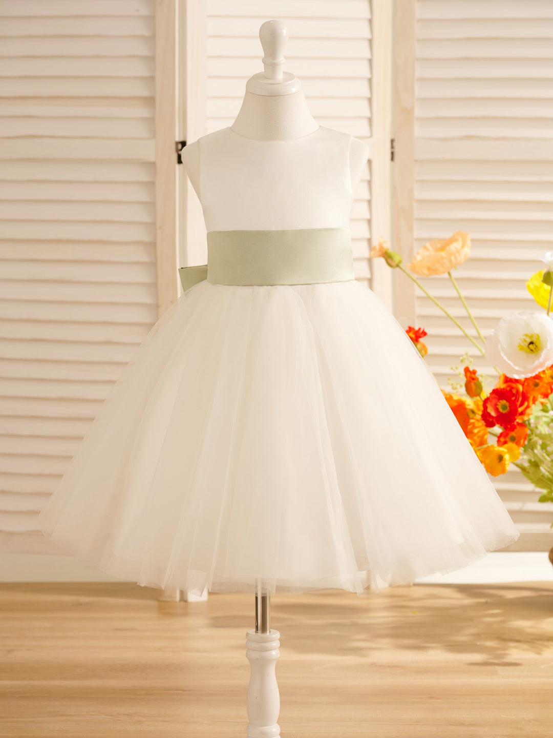 Robe de Demoiselle D'Honneur en Tulle Satiné Coupe A Longueur Genou