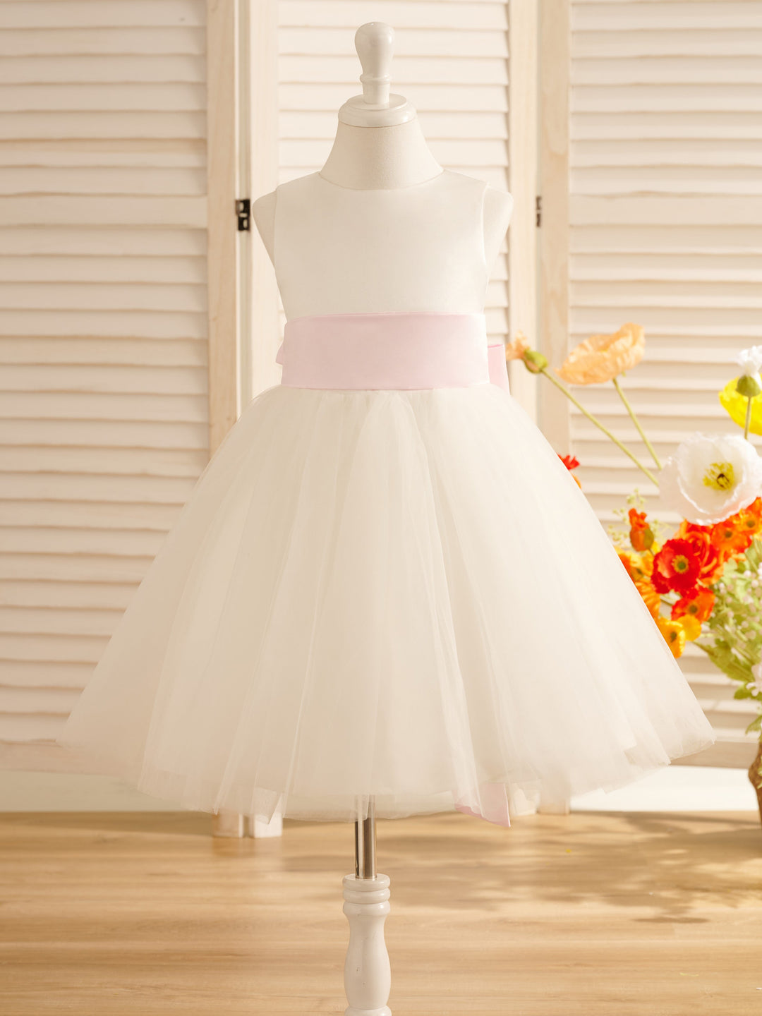 Robe de Demoiselle D'Honneur en Tulle Satiné Coupe A Longueur Genou