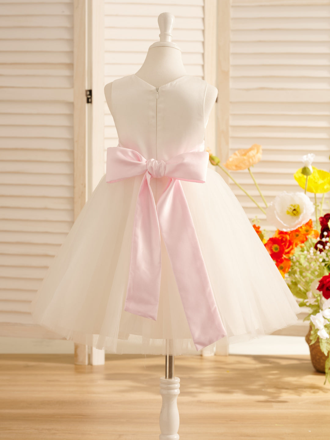 Robe de Demoiselle D'Honneur en Tulle Satiné Coupe A Longueur Genou