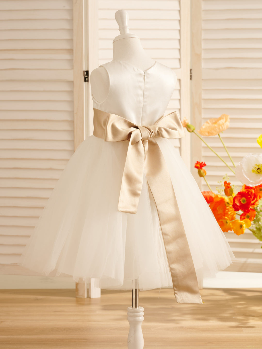 Robe de Demoiselle D'Honneur en Tulle Satiné Coupe A Longueur Genou
