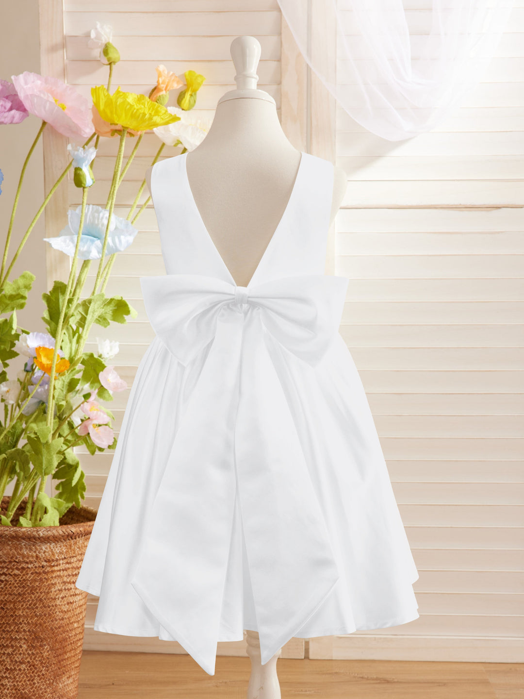 Robe de Demoiselle D'Honneur Élégante en Satin Coupe A avec Dos en V et Nœud Au Genou