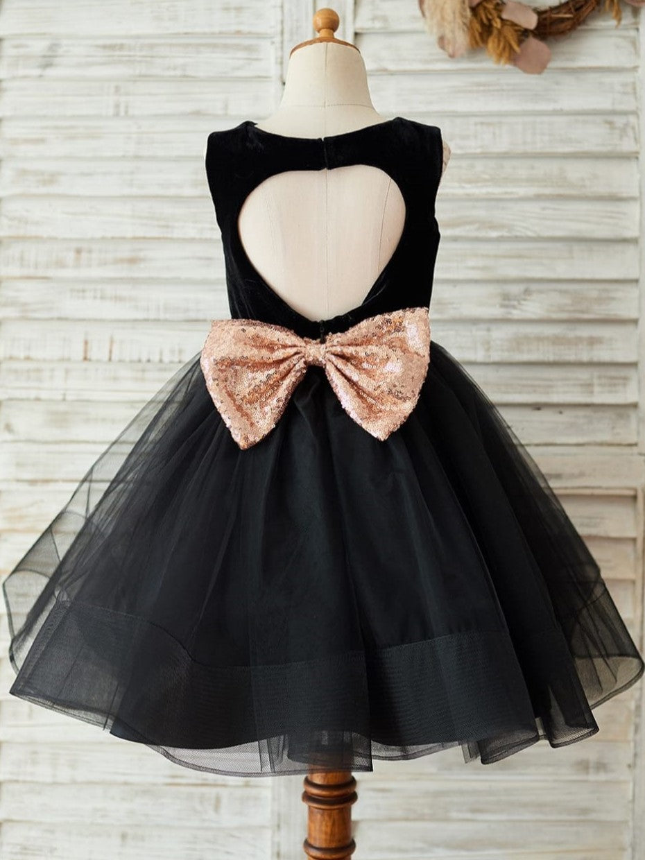 Robe Mi-Longue en Velours Noir avec Nœud en Paillettes et Dos en Forme de Cœur
