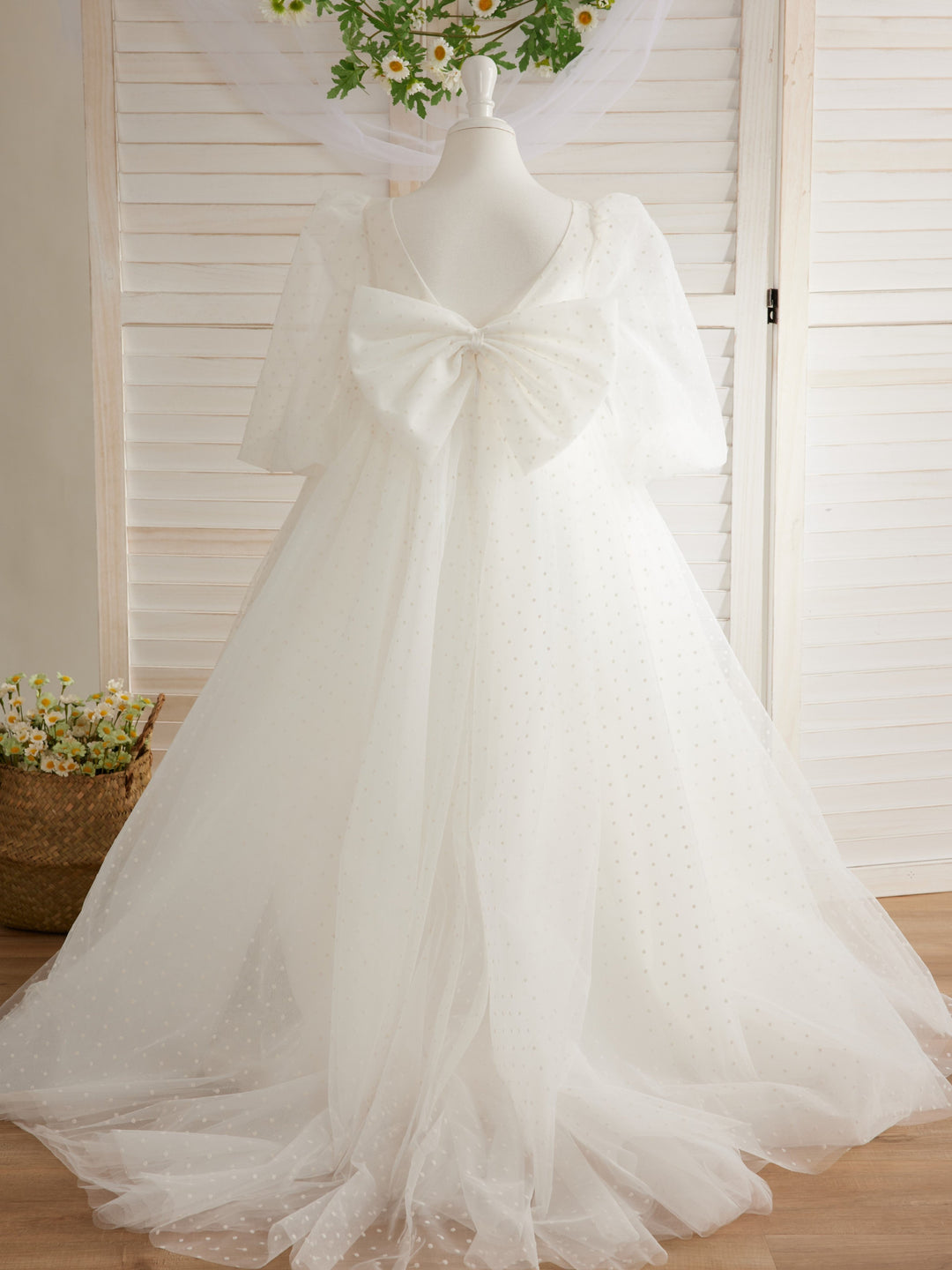 Robe de Demoiselle D'Honneur Élégante à Pois en Tulle à Manches Bouffantes et Traîne à Balayage pour Première Communion