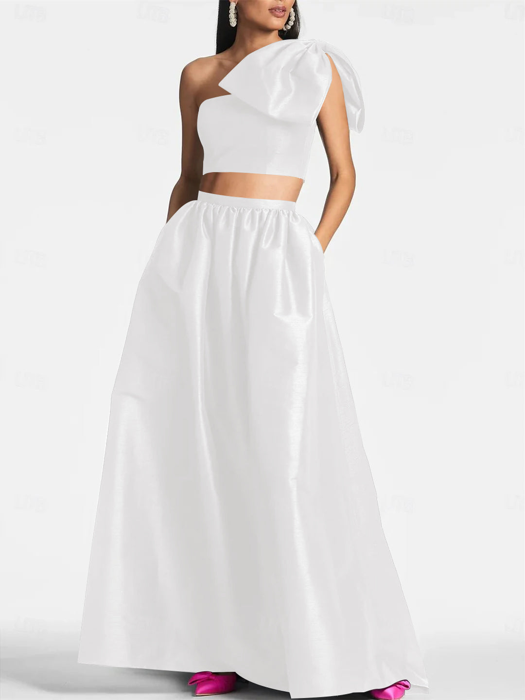 Robe de Mariée A-Line/Princess Asymétrique à Une Épaule, Longueur Au Sol, Sans Manches, en Satin avec Nœud(S) de Poche